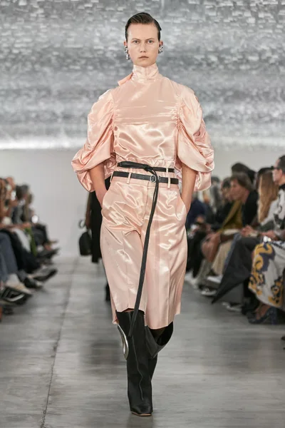 Look 60